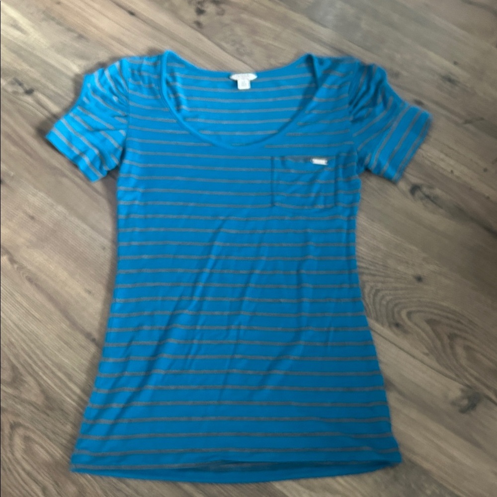Guess Blue and Gray Striped Short Sleeve Tee size XS